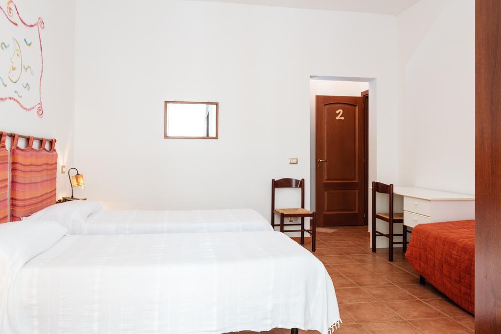 La Mezzanella Guesthouse Порто-Торрес Номер фото